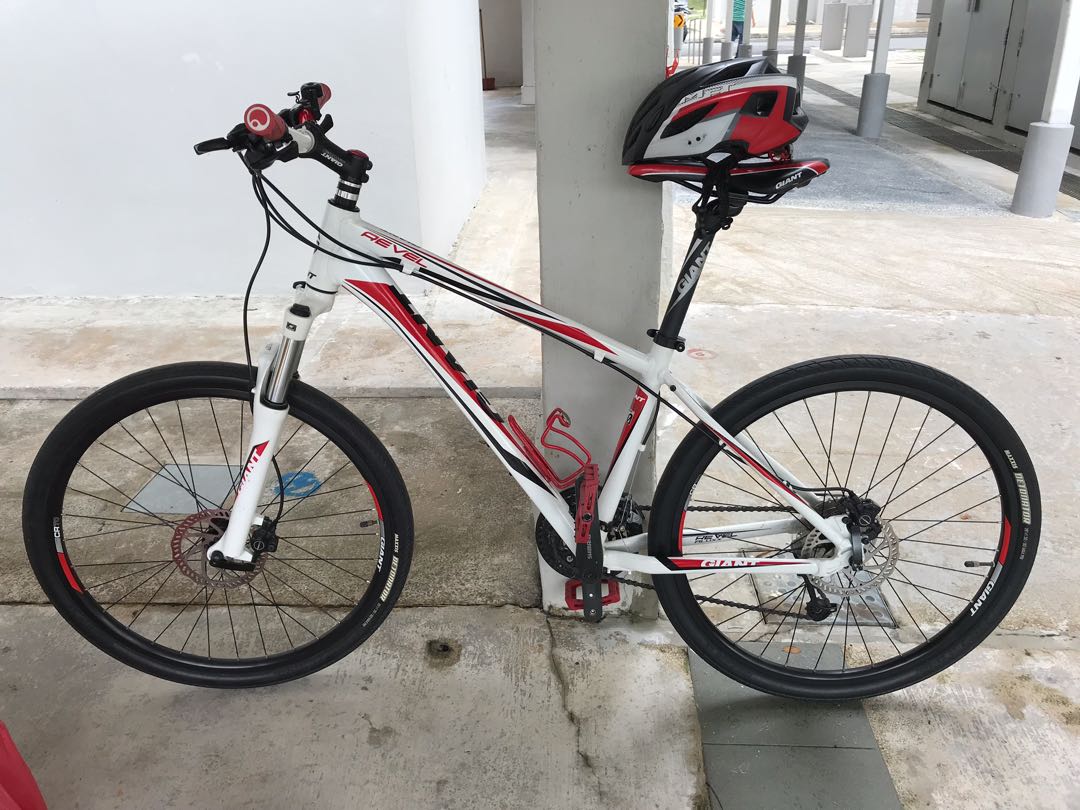 Giant revel 26 inch mountain hotsell bike