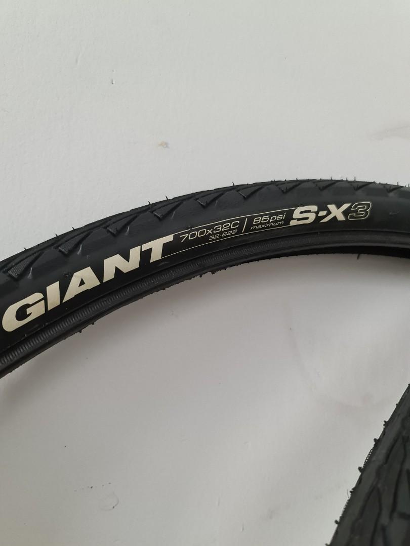 Giant S X3 700C tyre