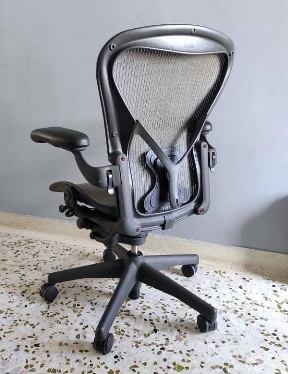 Herman Miller AE123AWB Aeron office chair medium size B adjustable