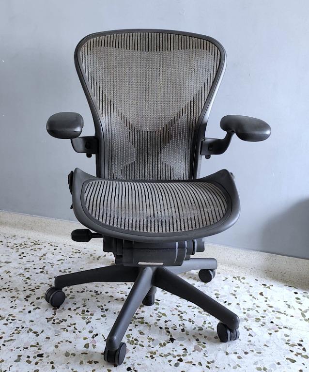 Herman Miller AE123AWB Aeron office chair medium size B adjustable
