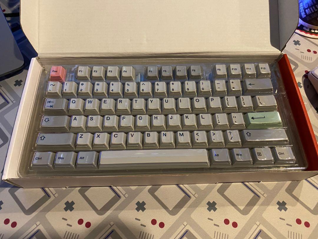 HK Gaming Dye Sublimation PBT keycaps Modern Dolch Light