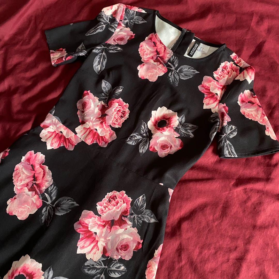 H M divided floral dress black midi Women s Fashion Dresses