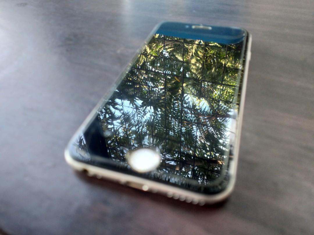 Iphone 6 128G for Sale (Category: iPhone 6 Series) located in Cebu City. Submitted by skyjared (Listing ID 1085186210, Image 3). Description: selling my iphone 6 silver 128gig openline can reset anytime with icloud 90percent battery capacity Good for social media, or online classes really helpful for storage. with casing, new tampered glass and charger cord Delivery fee will be shouldered by buyer. issues: some minor scratches hands free when use