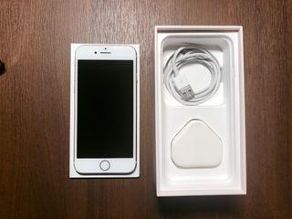 iPhone 8 64gb Gold w charger