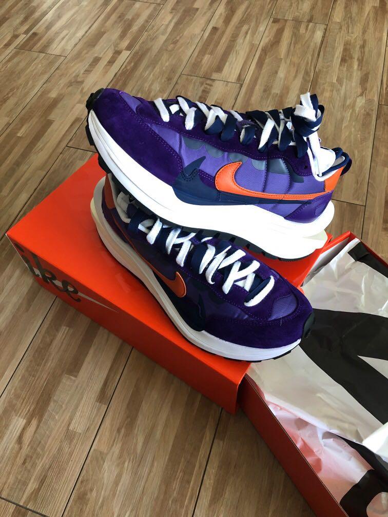 dark iris sacai on feet