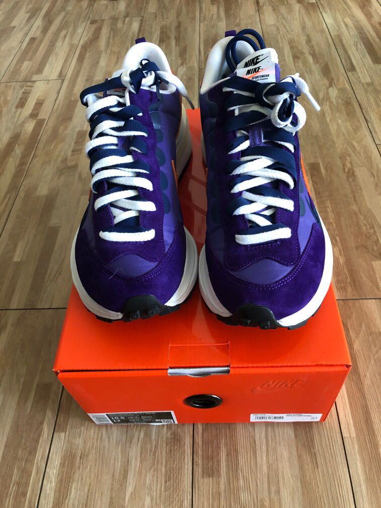 dark iris sacai on feet