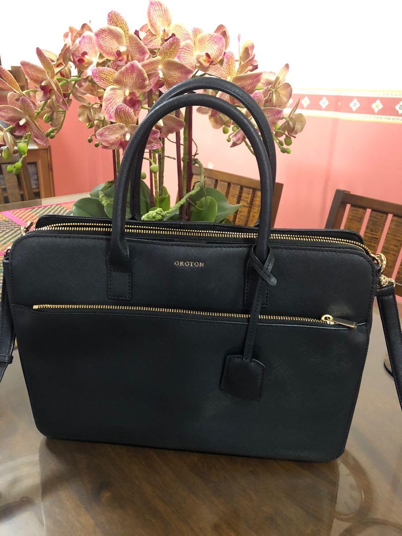 Oroton online laptop sleeve
