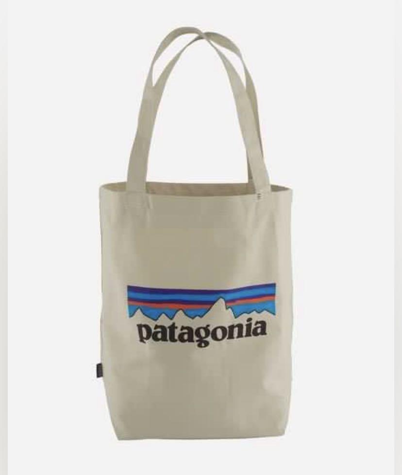 Patagonia Market Tote Bag in P6 logo Bleached Stone - 100% authentic, Men's  Fashion, Bags, Belt bags, Clutches and Pouches on Carousell