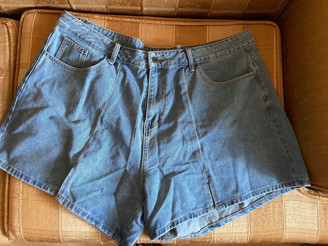 Shein Denim Shorts Plus Size (Category: Shorts) located in Las Pinas. Submitted by bellary21 (Listing ID 1085216066, Image 2). Description: SHEIN Plus Size Denim Shorts (read full description below) Brand new!! Color: Light washed Size: 3XL Measurements based on Shein: • Waist - 103cm • Hips - 150cm • Length- 41.1cm (You can request for when worn photos but it’s too big for me) I am usually a size US 12-14 for bottoms. But this one will fit up si