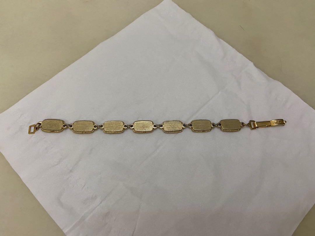 Unique bracelet (rectangular shape stone) (Category: Bracelets) located in Singapore. Submitted by atingo (Listing ID 1085260622, Image 4). Description: Unique bracelet Rectangular shape stone Kept for very long. Seldom worn. .