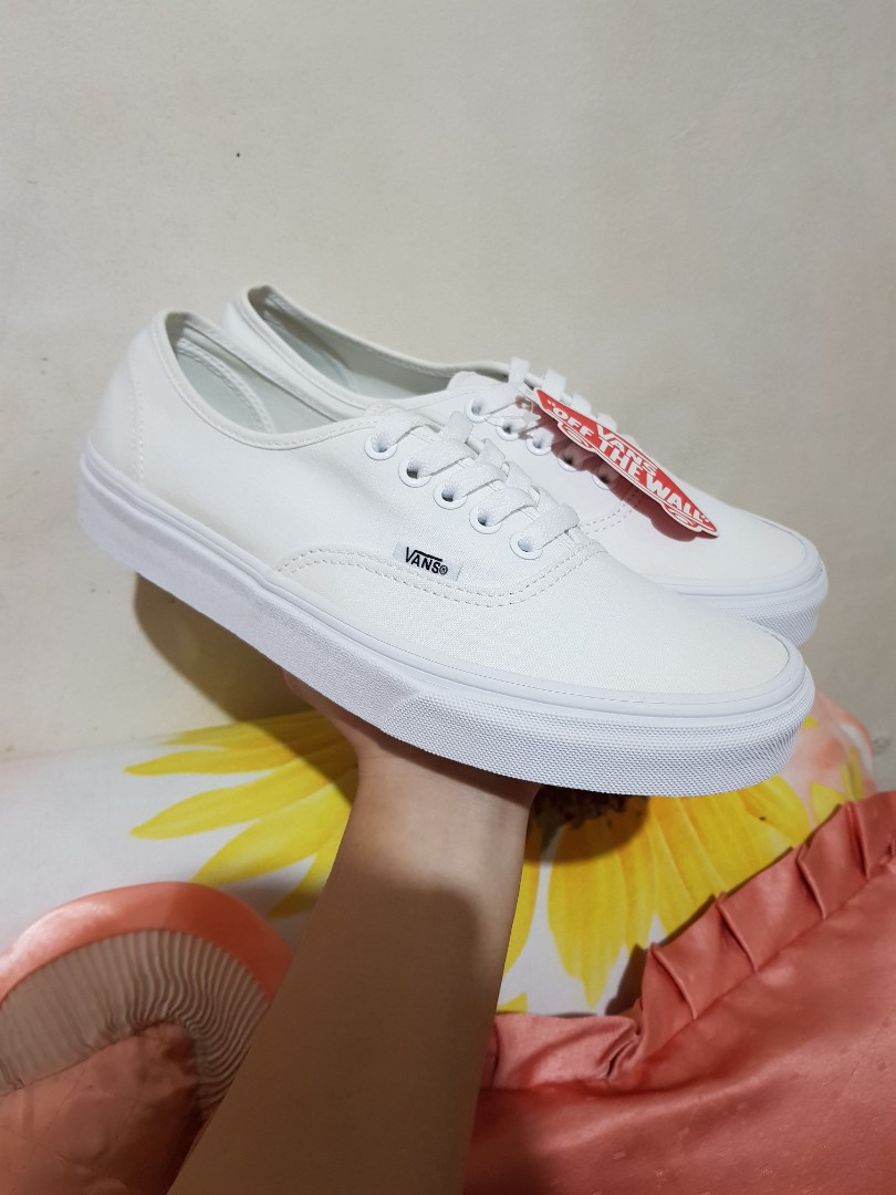 vans authentic triple white