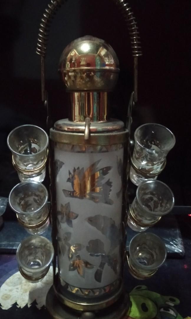 VINTAGE 1940'S LIQUOR PUMP DECANTER GLASS DISPENSER WITH 6 GLASS SHOT