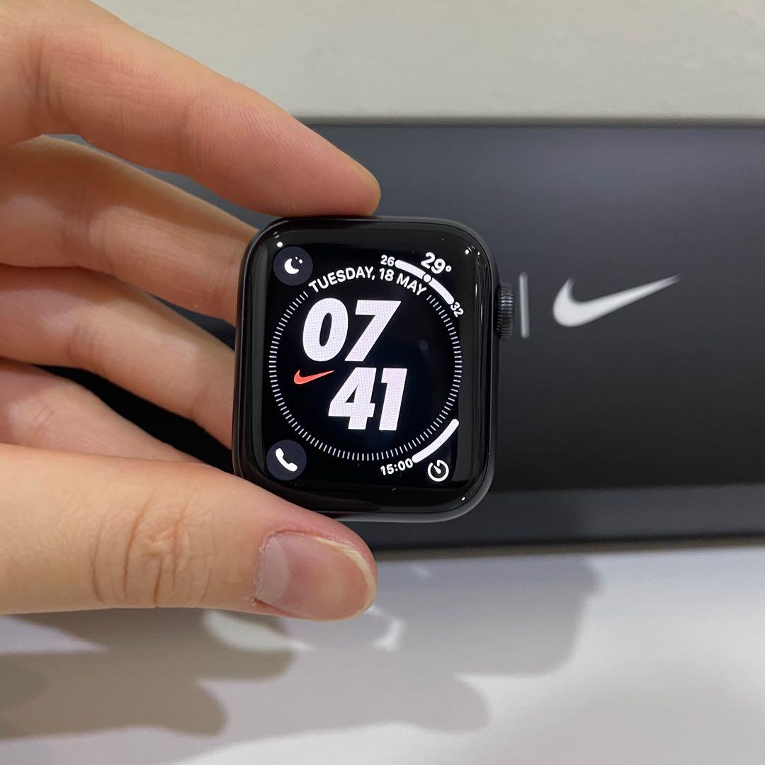 Nike hybrid hotsell apple watch
