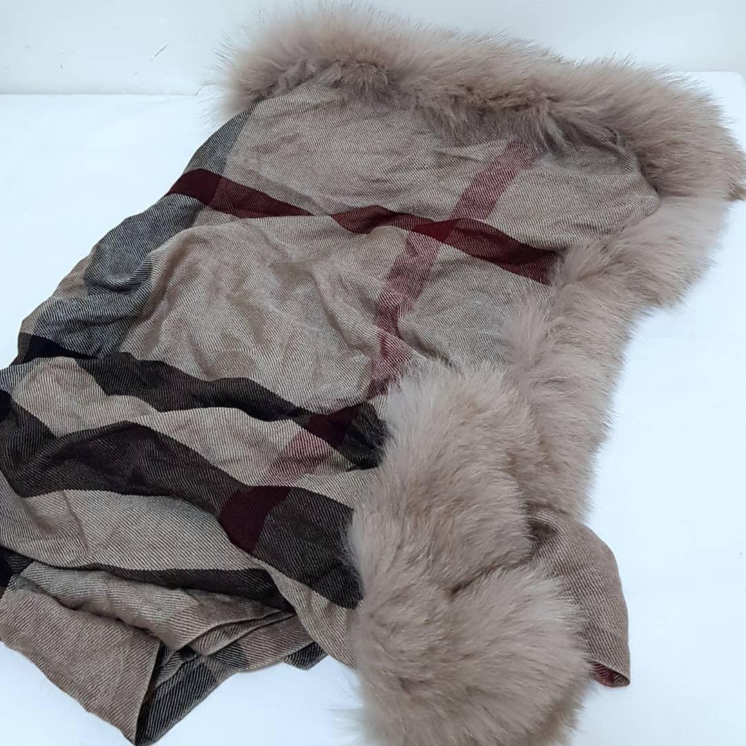 Burberry fur scarf outlet