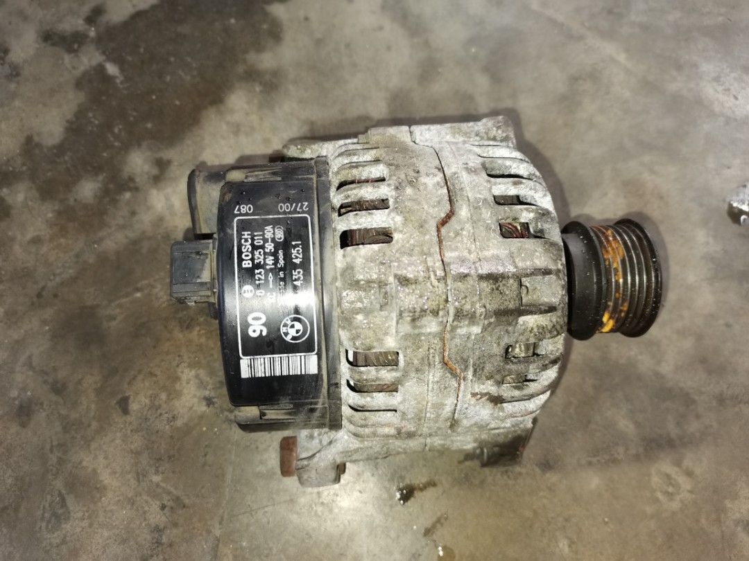 E46 alternator outlet