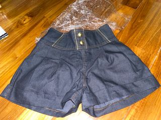 (Category: ) located in . Submitted by sellmypreloved (Listing ID 1088806086, Image 1). Description: .