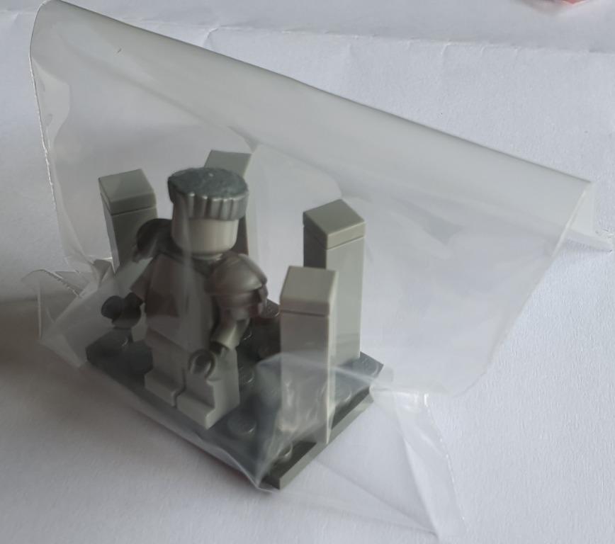 Lego 71741 Ninjago City Gardens Minifigures Golden Wu Legacy Platinum Zane Statue, Hobbies