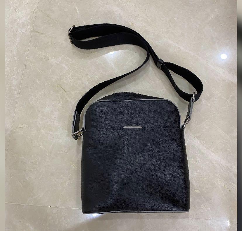 Pochette anton louis vuitton hotsell