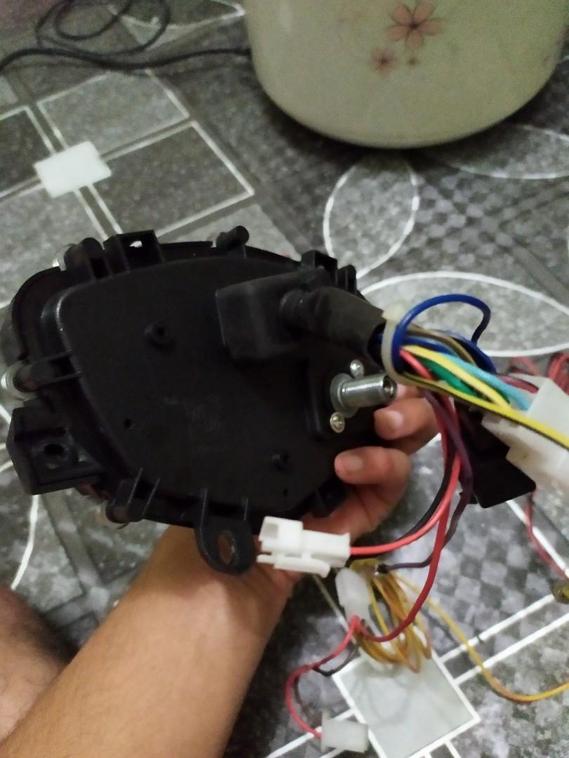 Meter uma lc v1, Motorbikes on Carousell