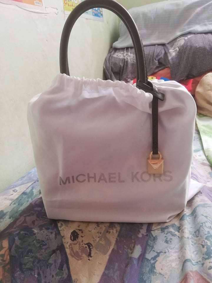 Michael kors 2025 mercer butterfly bag