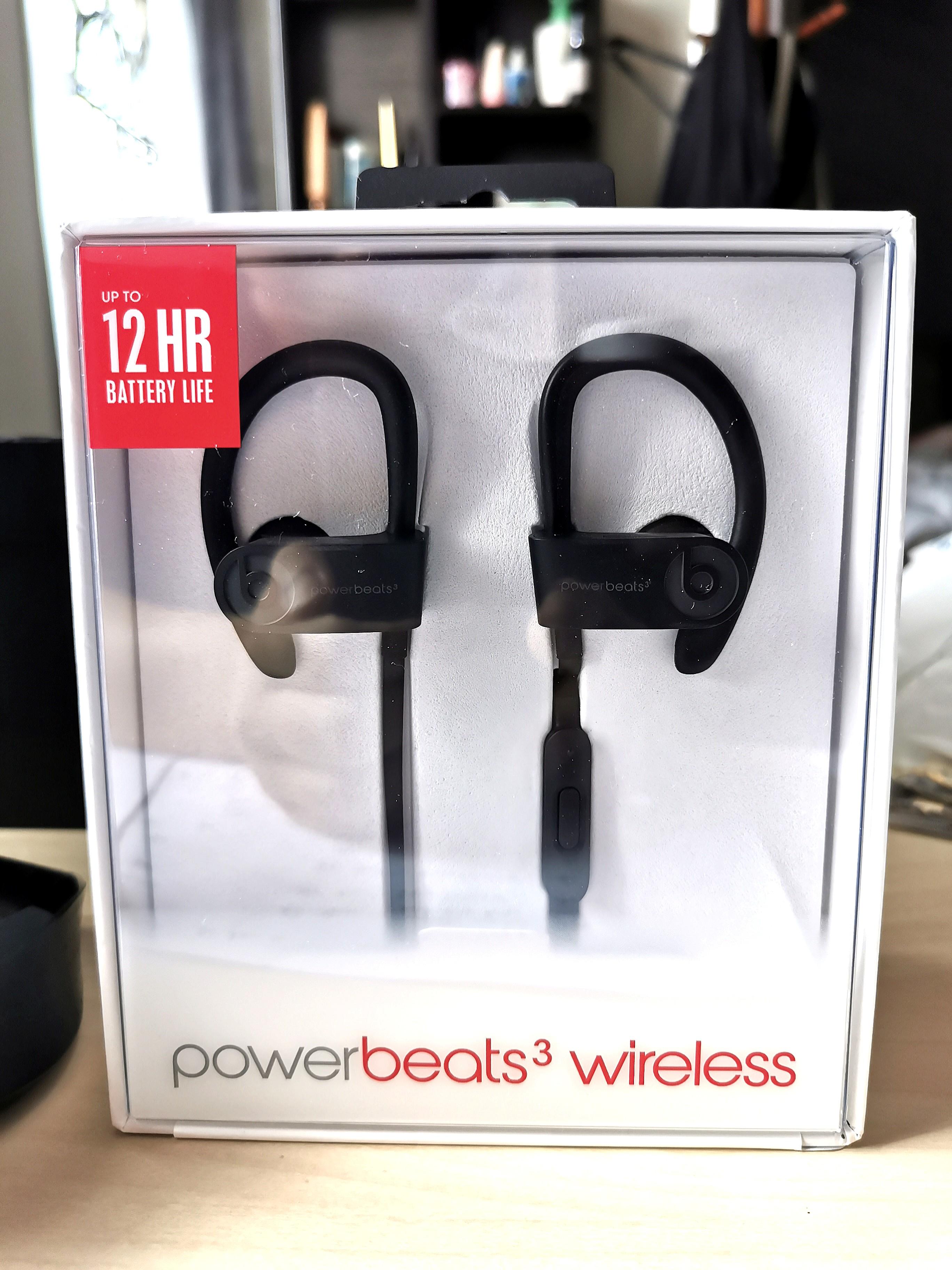 Powerbeats 3 box sales