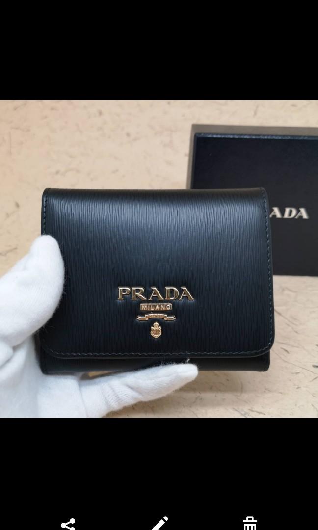 Prada Outlet 3摺實用銀包！有單有盒有紙袋！, 名牌, 手袋及銀包