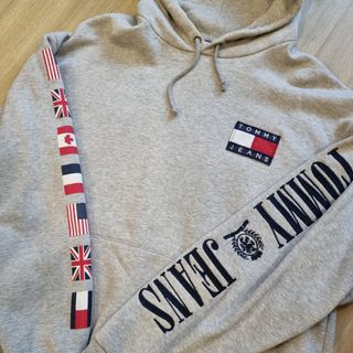 (Category: ) located in . Submitted by wallywears (Listing ID 1088839500, Image 1). Description: .