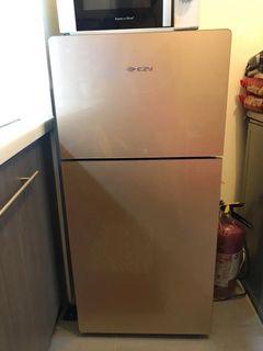 Refrigerator 4.5 cuft EZY GOLD slightly used. Php 7,500 only