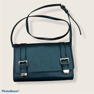 (Category: ) located in . Submitted by siniadapreloved (Listing ID 1088800014, Image 1). Description: .