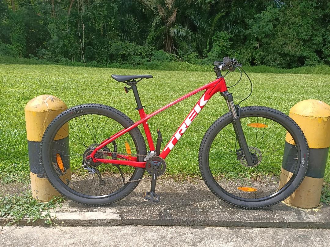 Trek Marlin 7 Geometry 29 Frame Wheels Sports Equipment