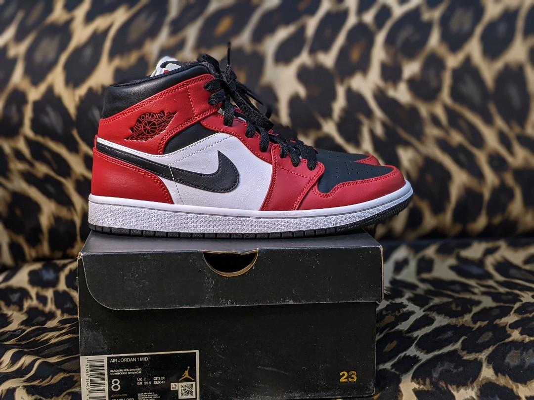 Air Jordan 1 Chicago Mid, Men's Fashion, Footwear, Sneakers on Carousell