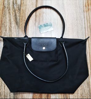 (Category: ) located in . Submitted by rainbowboxmnl (Listing ID 1088993386, Image 1). Description: .