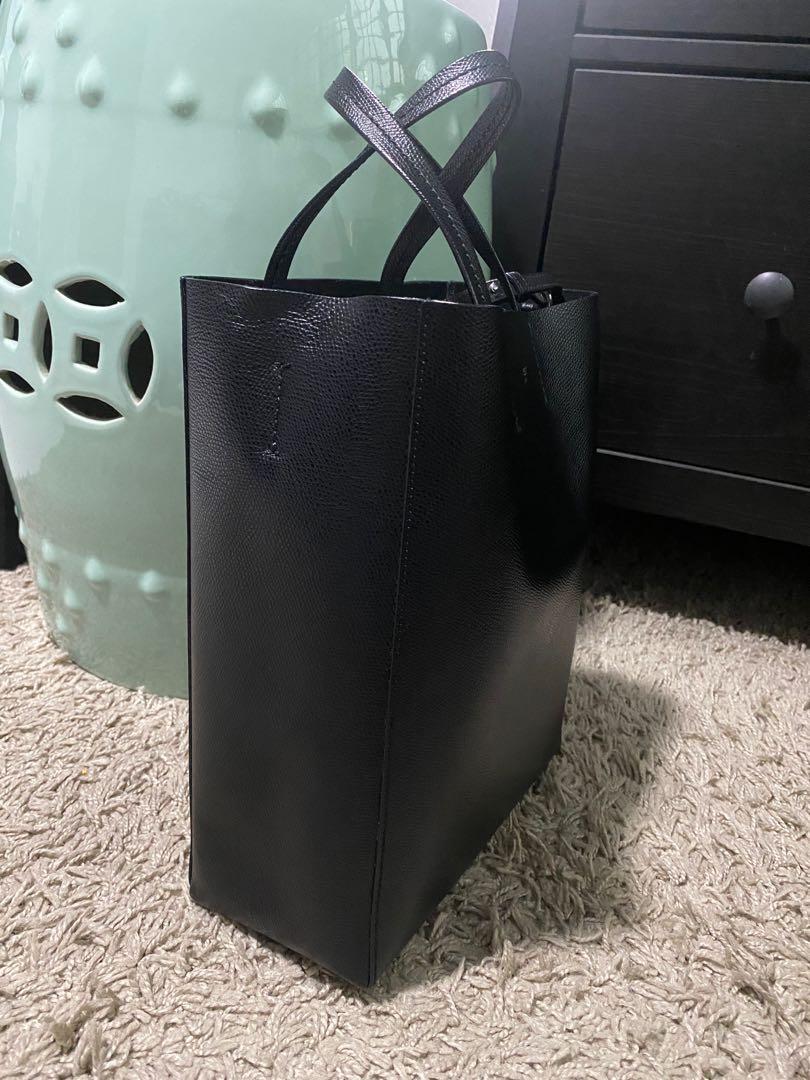 Celine Cabas Vertical Leather Tote Black