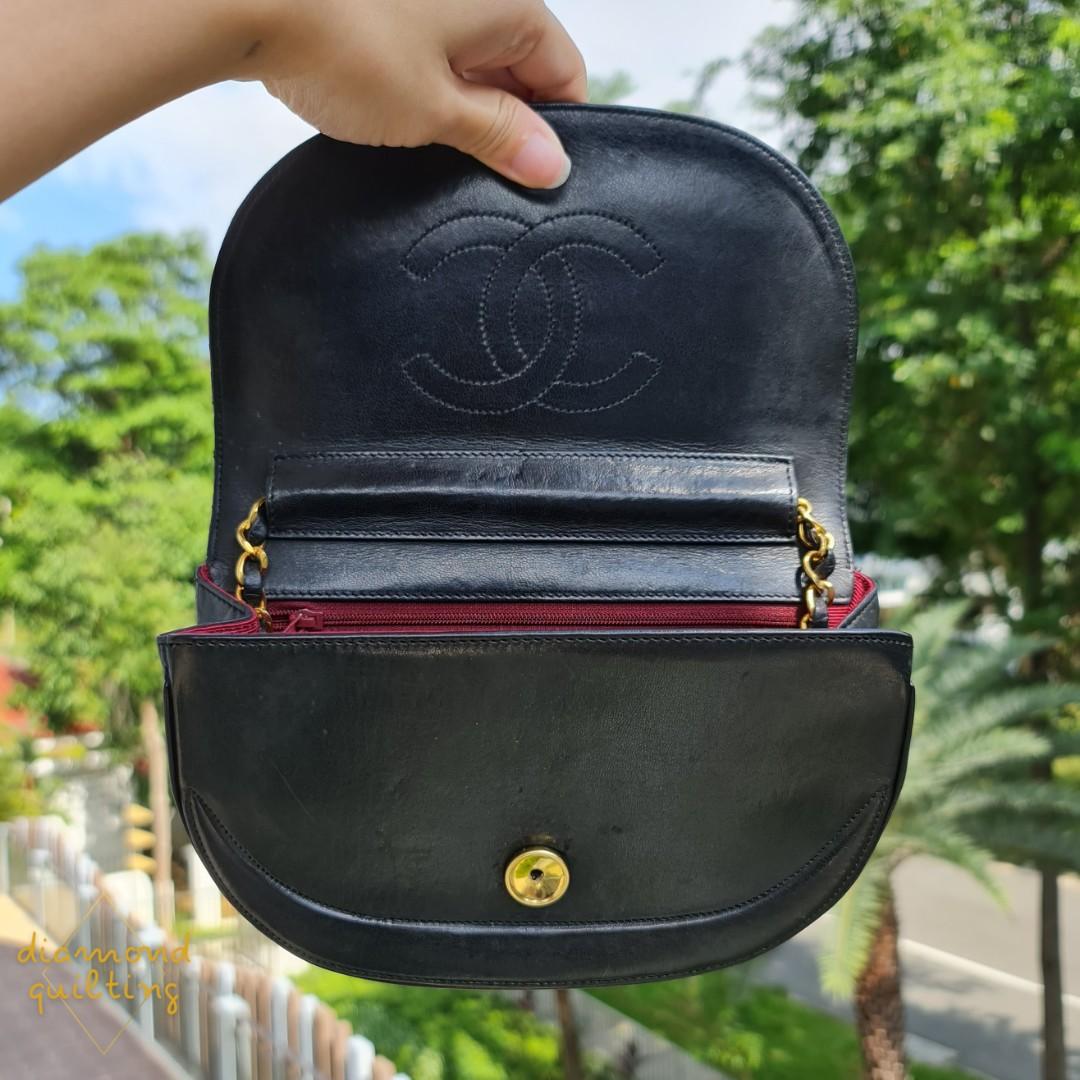 SOLD) CHANEL VINTAGE HALF MOON CRESCENT HORIZONTAL QUILTED FLAP BAG BLACK  LAMBSKIN MINI GOLD HARDWARE GHW / CAVIAR SMALL MEDIUM JUMBO CLASSIC FLAP  CF, Luxury, Bags & Wallets on Carousell
