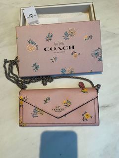 (Category: ) located in . Submitted by Ann_Maa (Listing ID 1089000270, Image 1). Description: .