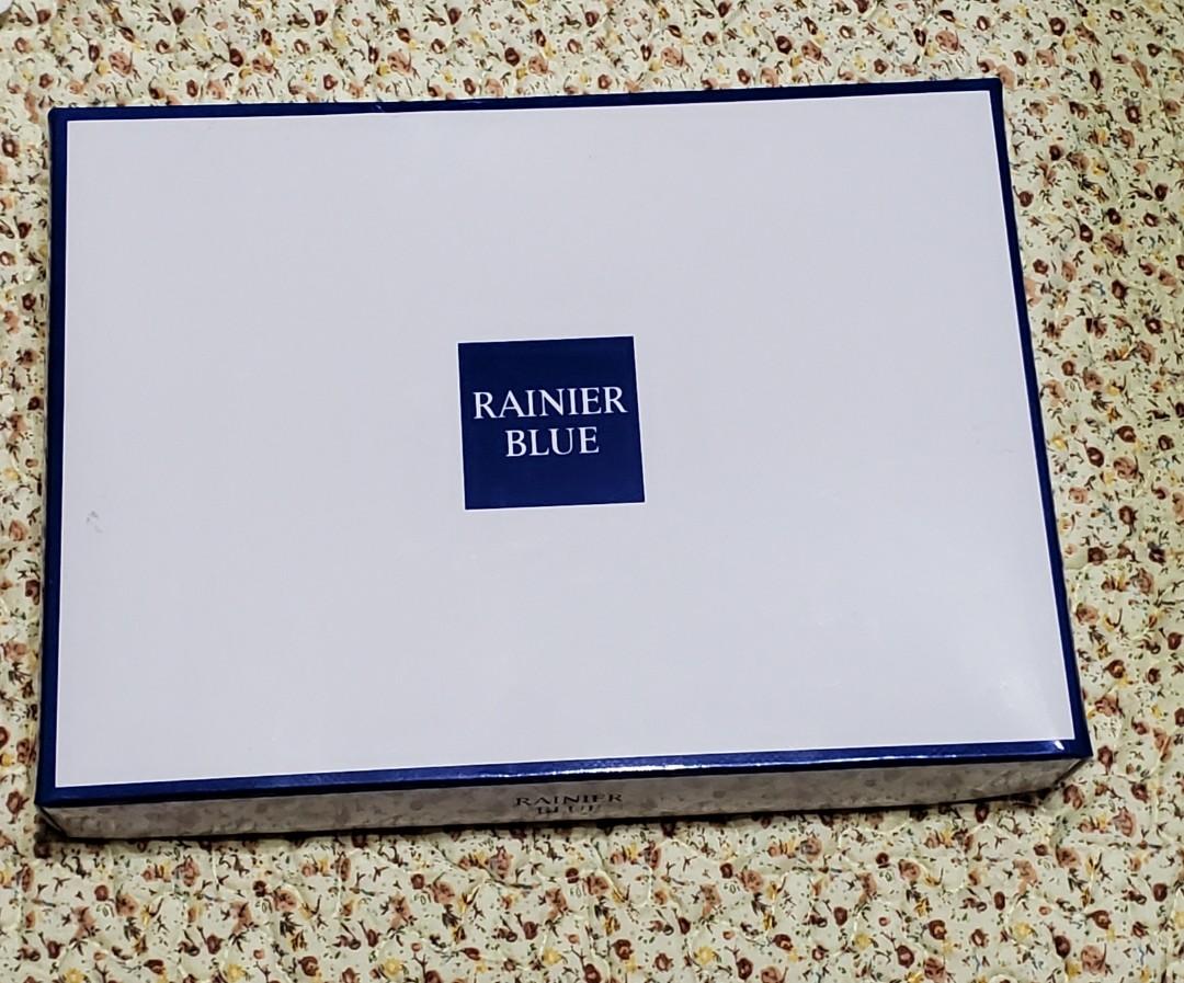 Face Towel Set (Category: Bath) located in Quezon City. Submitted by lajean (Listing ID 1089004405, Image 3). Description: Face Towel Set Rainier Blue brand Brand new 💯% Japan source Nice gift for your loved one Shipping fee at buyer's expense.