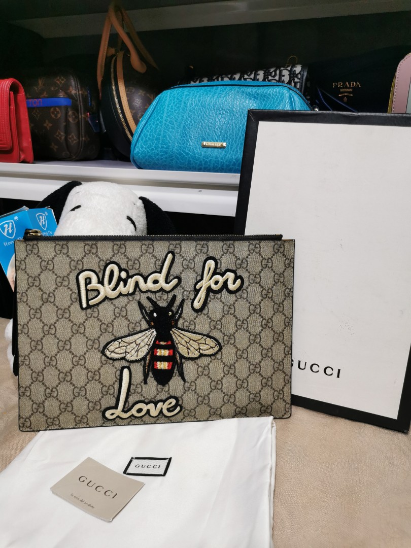 Gucci bee clutch deals