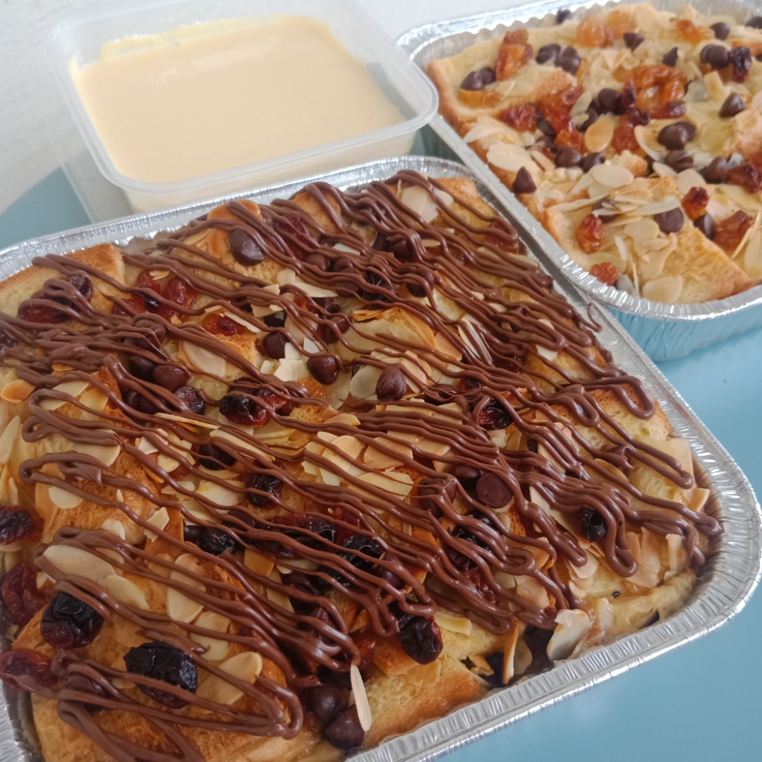 Halal Bread Butter Pudding with Vanilla Custard Sauce, Food & Drinks