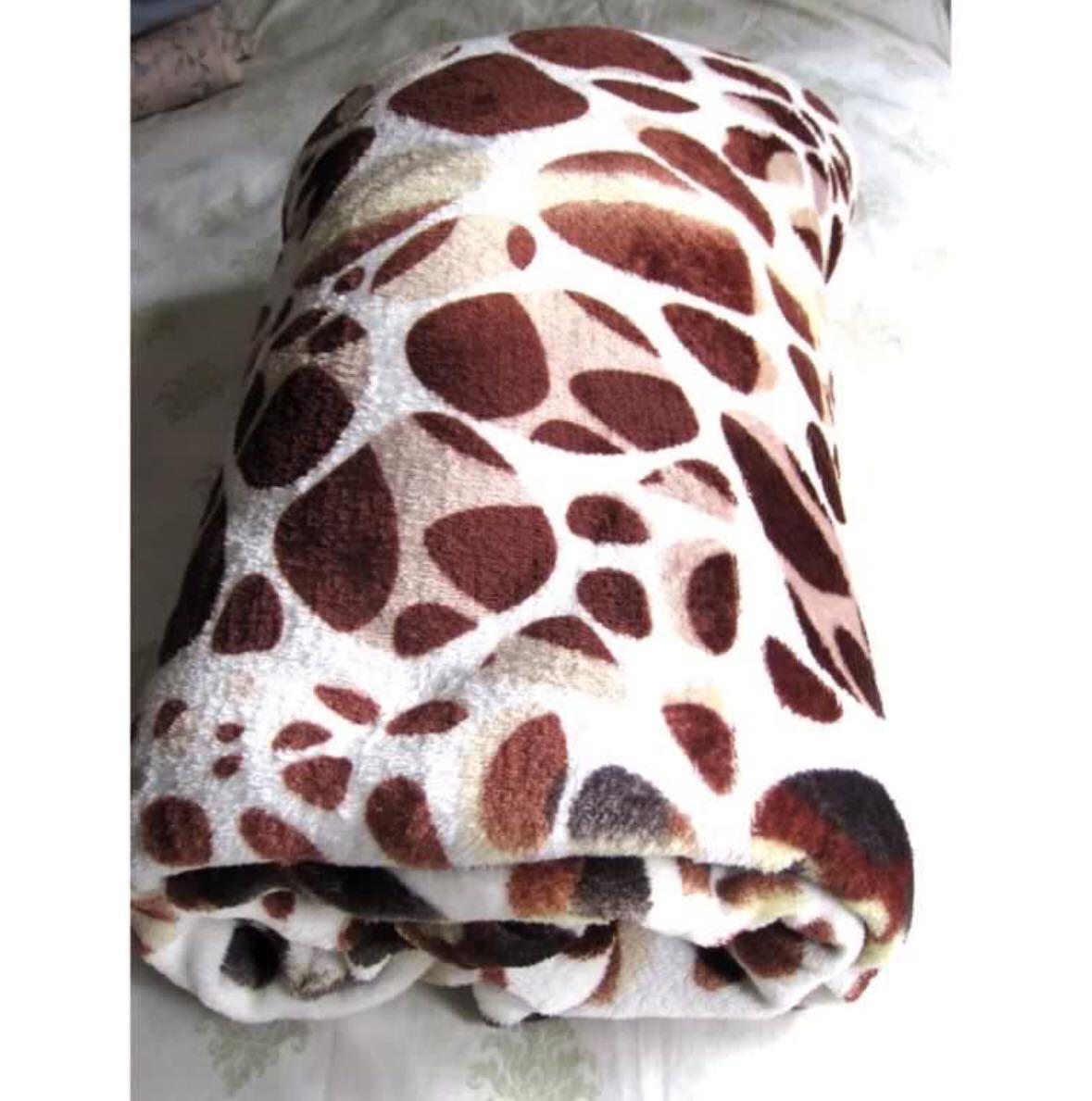 Hong Kong Fleece Blanket (Category: Laundry Baskets) located in Manila. Submitted by thebookclubz (Listing ID 1067061941, Image 1). Description: From Hong Kong.