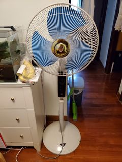 （分類：）位於 。 由 chow2026 提交（商品編號 1088941876，圖片 1）。簡介： 。