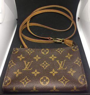 Louis Vuitton Sling wallet