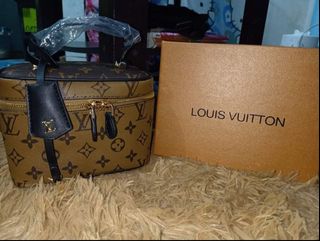 (Category: ) located in . Submitted by loveshoppee (Listing ID 1089086534, Image 1). Description: .