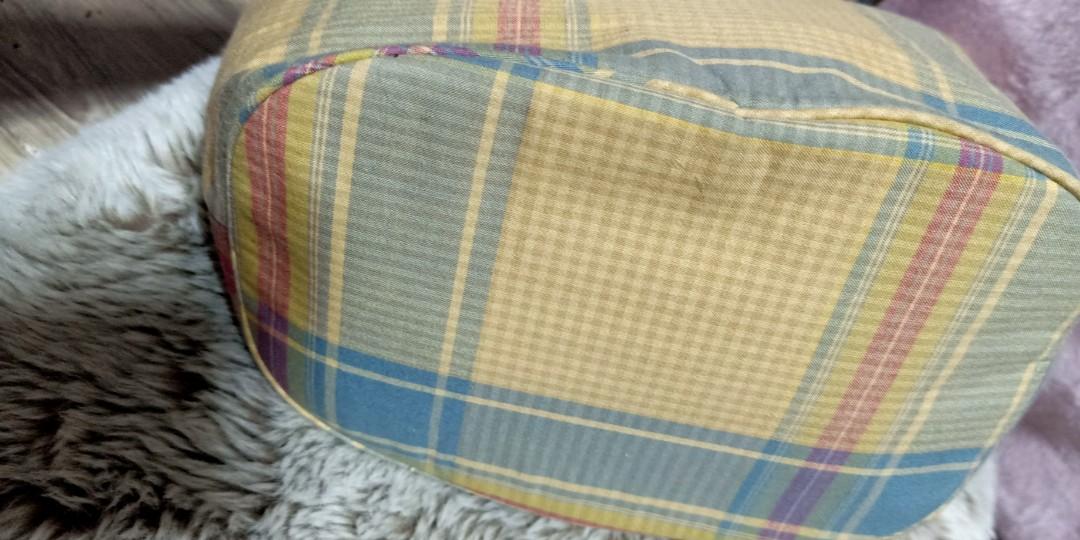 Orig. Ralph Lauren Fabric Handbag (Category: Luxury Bags & Wallets) located in Caloocan City. Submitted by drum_beater (Listing ID 1089125049, Image 3). Description: with 2 washable dirt spots.