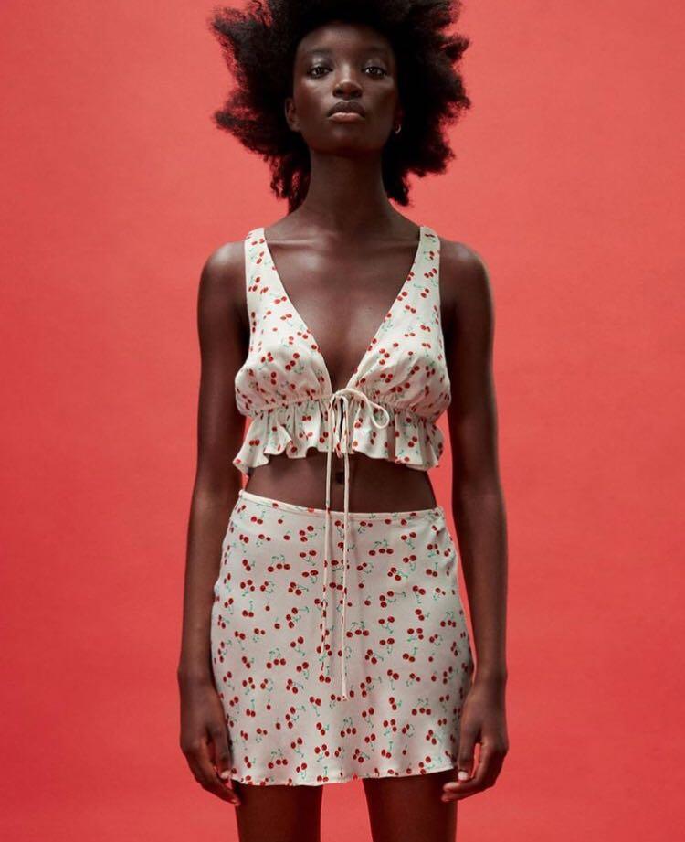 Cherry skirt zara Clearance