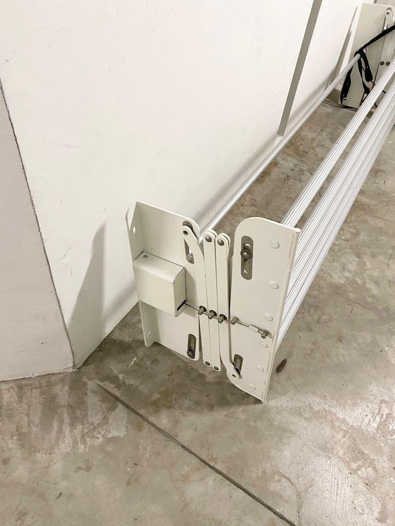 Retractable HDB ceiling mounted HDB laundry retractable rack aluminium ...