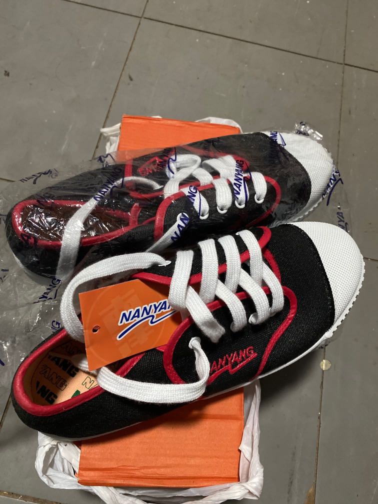 Sepak takraw shoe custom, Men's Fashion 