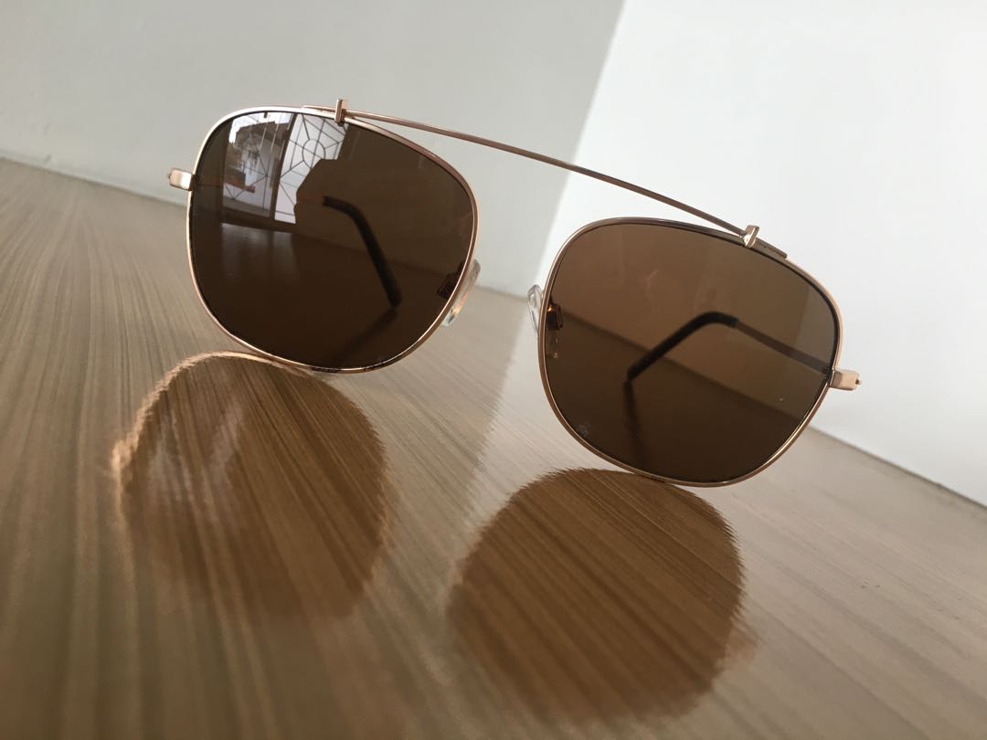 brown sunglasses