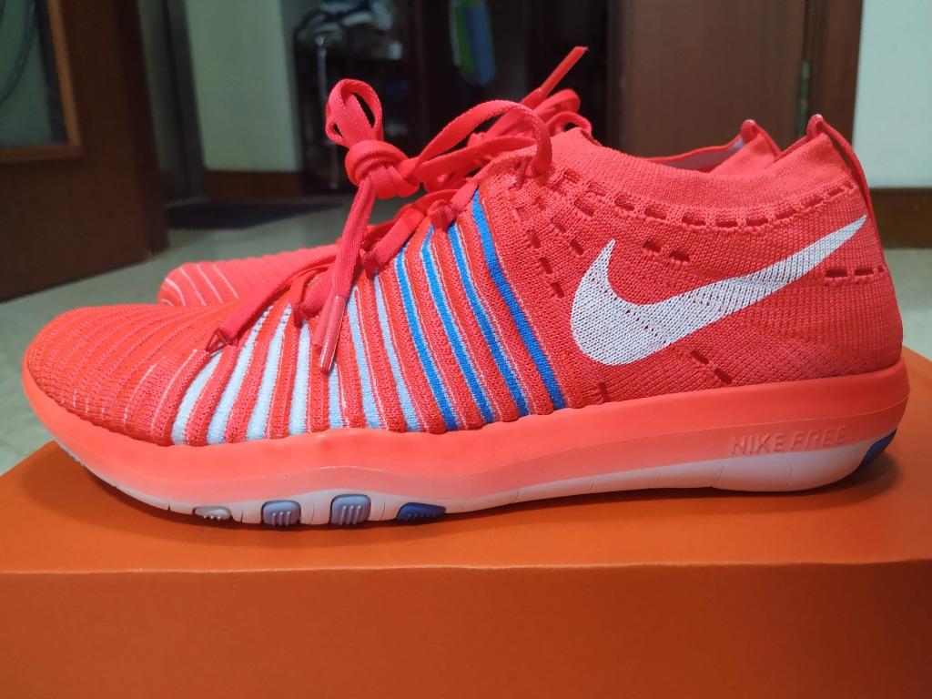 Free transform flyknit top