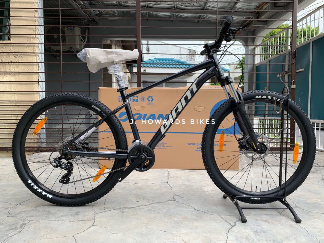 2021 Giant Talon 3 27.5 Medium Sports Equipment Bicycles
