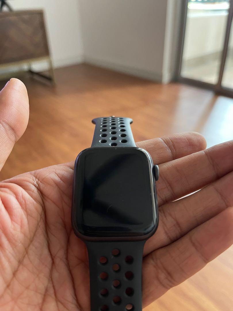 Apple Watch Gen 5 Nike+ 44mm , Men's Fashion, Watches \u0026 Accessories,  Watches on Carousell